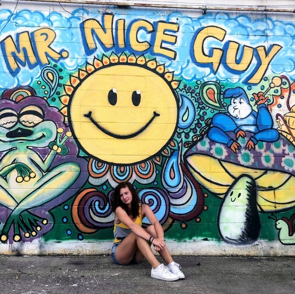 Meet your Posher, Rebecca - Picture 1 of 1